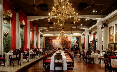 Fine Dining Sembari Belajar Sejarah di Tugu Kunstkring Paleis